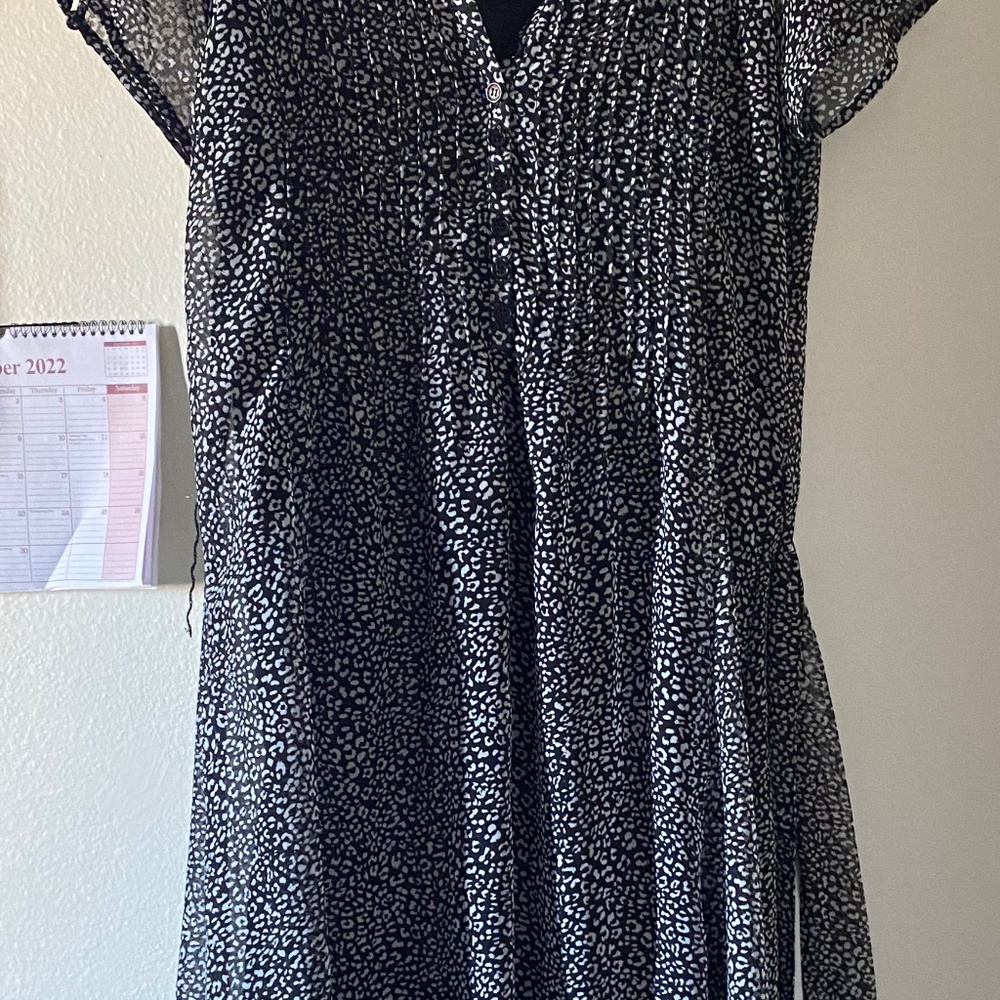 Black and white short sleeve dress